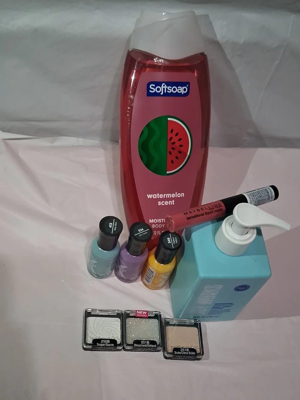 ✨ NIB 9-Piece Beauty & Bath Bundle - Softsoap, BBW, Maybelline, Wet n Wild ✨